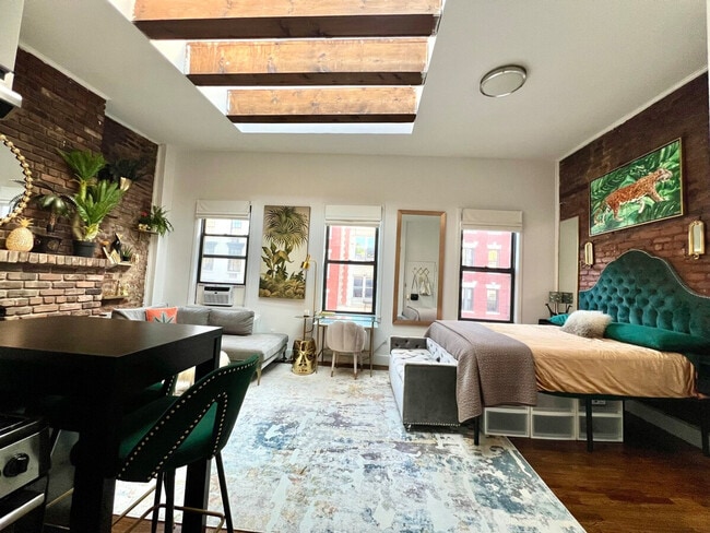 Photo - 329 W 19th St Unit SI ID1318248P