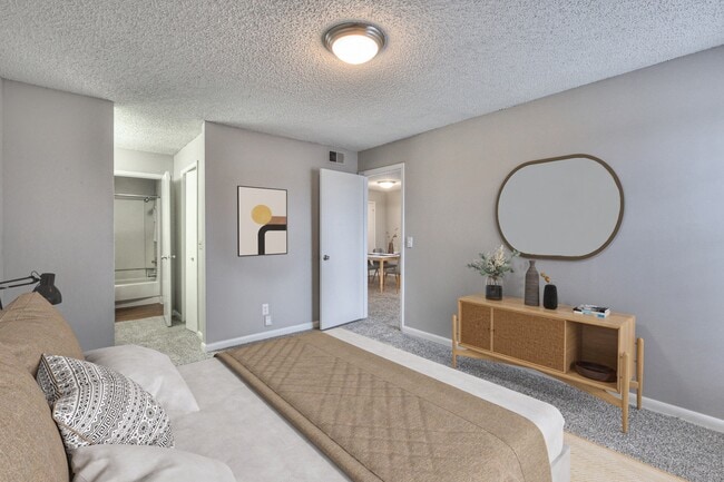 Photo - Landmark at Lyncrest Reserve