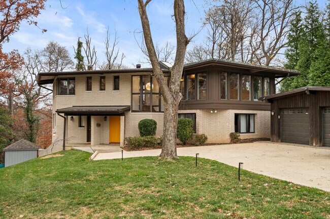 Photo - 2720 N Fillmore St Unit ID1353333P