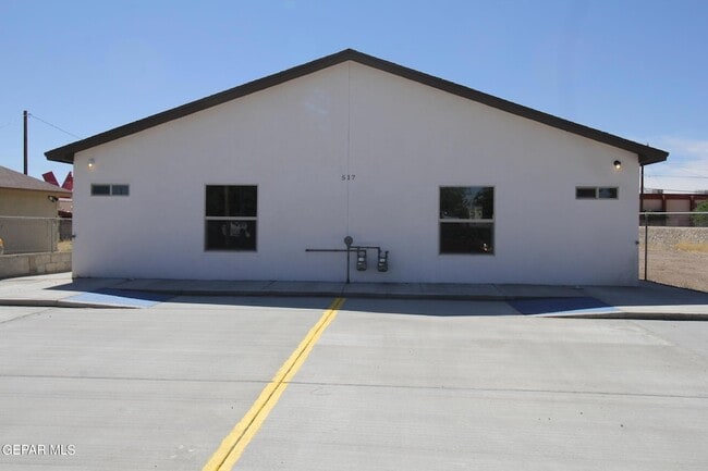 Building Photo - 517 Val Verde St Unit B