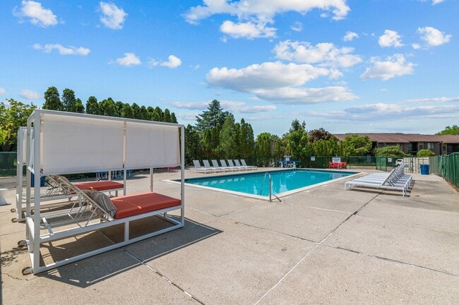 Photo - Edge at Novi - Novi, MI