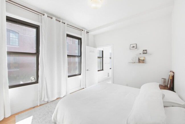 Photo - 517 W 45th St Unit ID1224961P