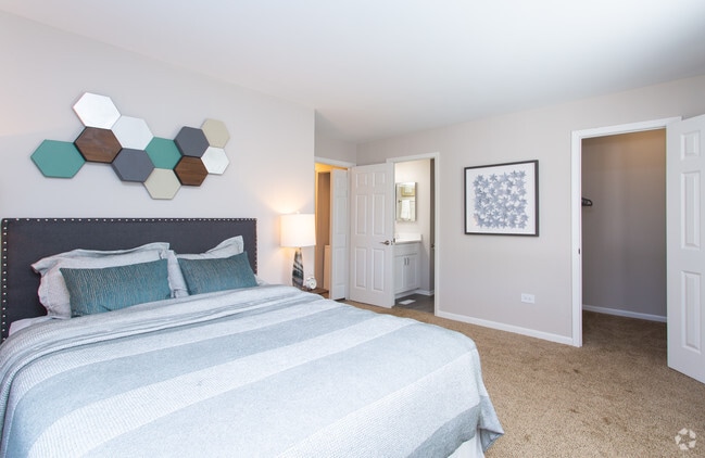 Photo - The Winds at Poplar Creek