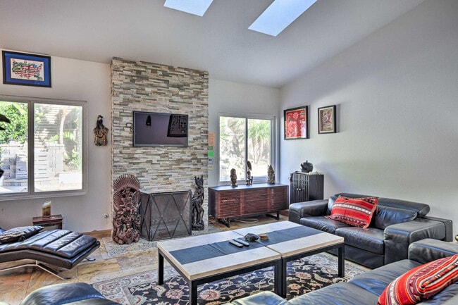 Building Photo - 939 Begonia Ct Unit SI FL1-ID1545917P
