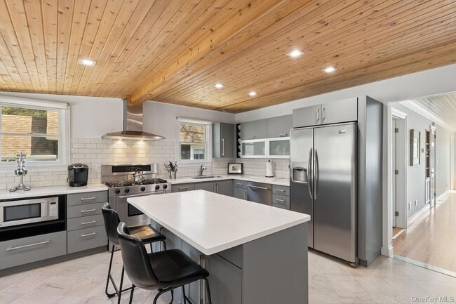 Photo - 80 Towd Point Rd