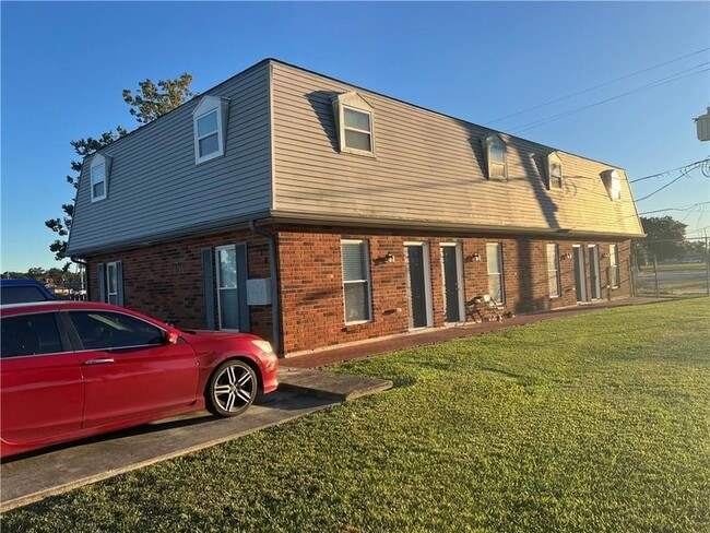 Building Photo - 316 Plantation Dr Unit 1