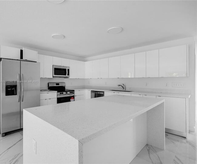 Photo - 152 NW 18th St