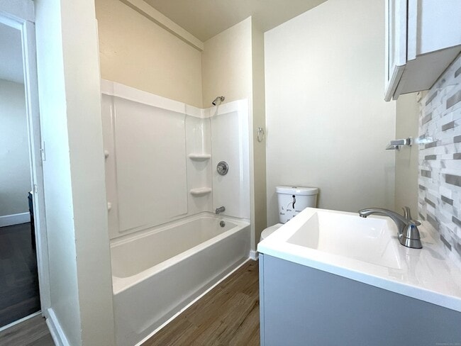 Photo - 196 Blatchley Ave Unit 2