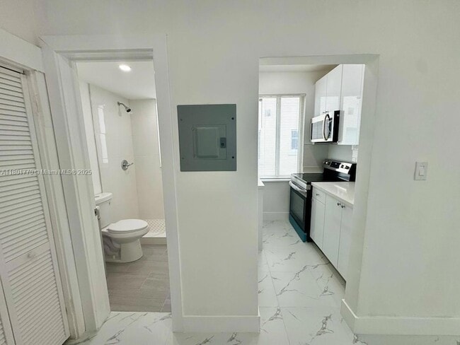 Photo - 856 SW 6th St Unit 102