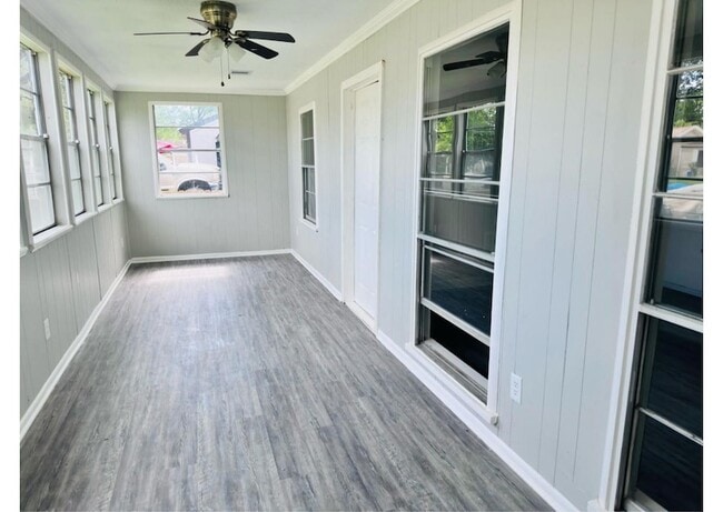 Photo - 4914 Kelso St