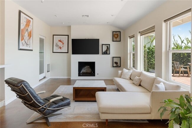 Photo - 10341 Kurt St