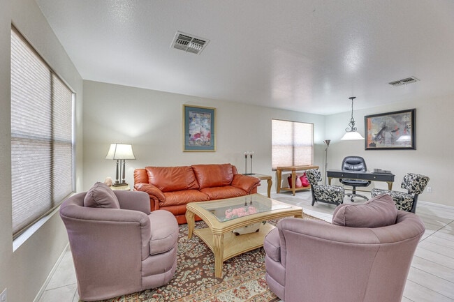 Building Photo - 1836 N Parkside Ln Unit SI ID1386186P