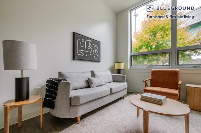 Building Photo - 5 Glassworks Ave Unit FL1-ID1246