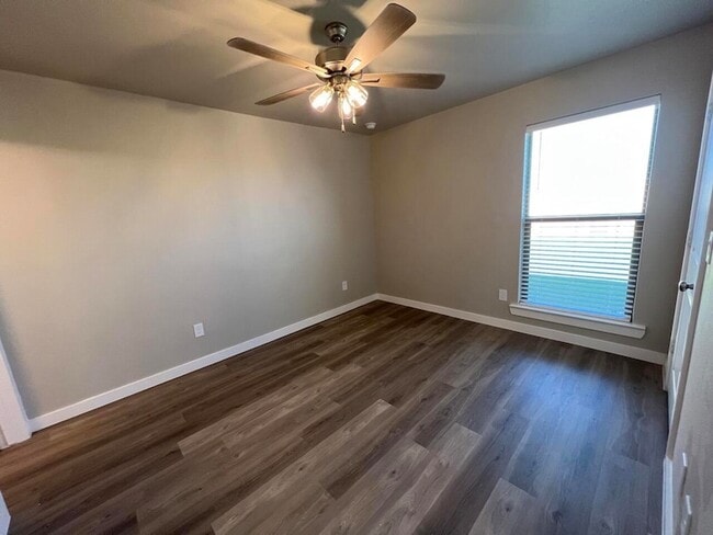 Photo - 2005 Corpus Ave Unit B