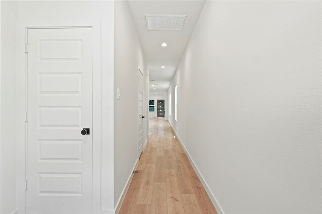 Photo - 420 N Moore St