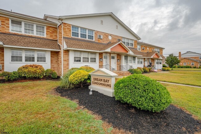 Photo - 703 N Oxford Ave