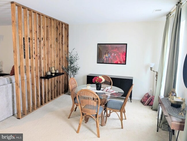 Photo - 9543 Center St