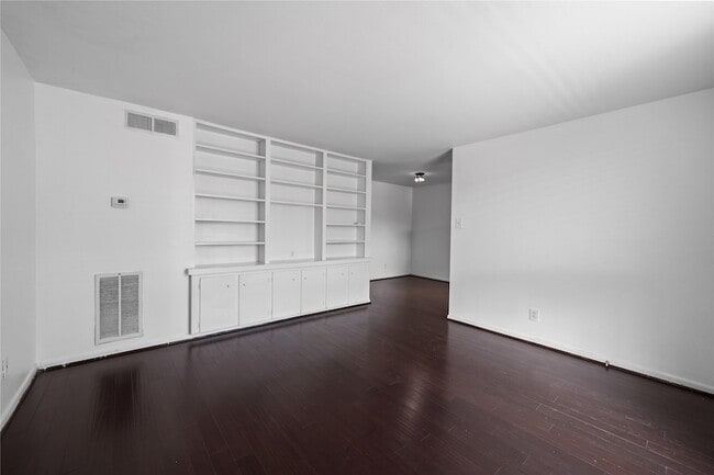 Photo - 5123 Del Monte Dr Unit 1