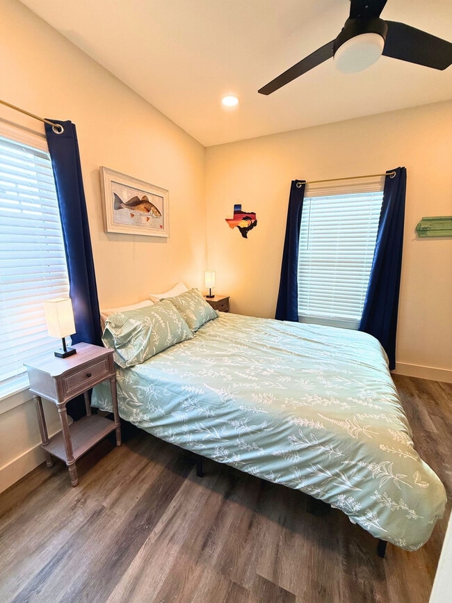 Photo - 107 N Commercial St Unit SI FL1-ID1579506P
