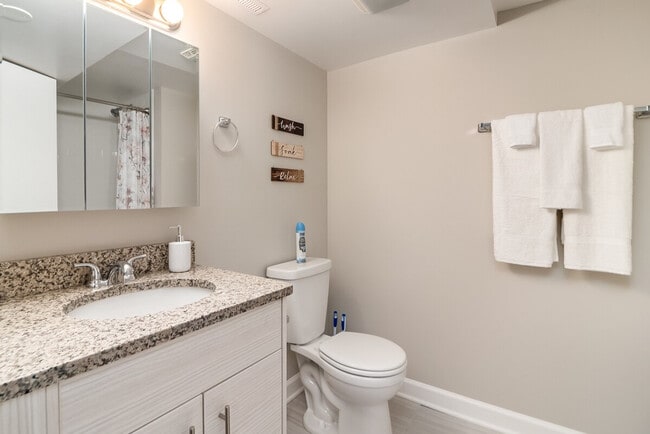 Photo - 649 Edgebrook Terrace Unit SI ID1285083P