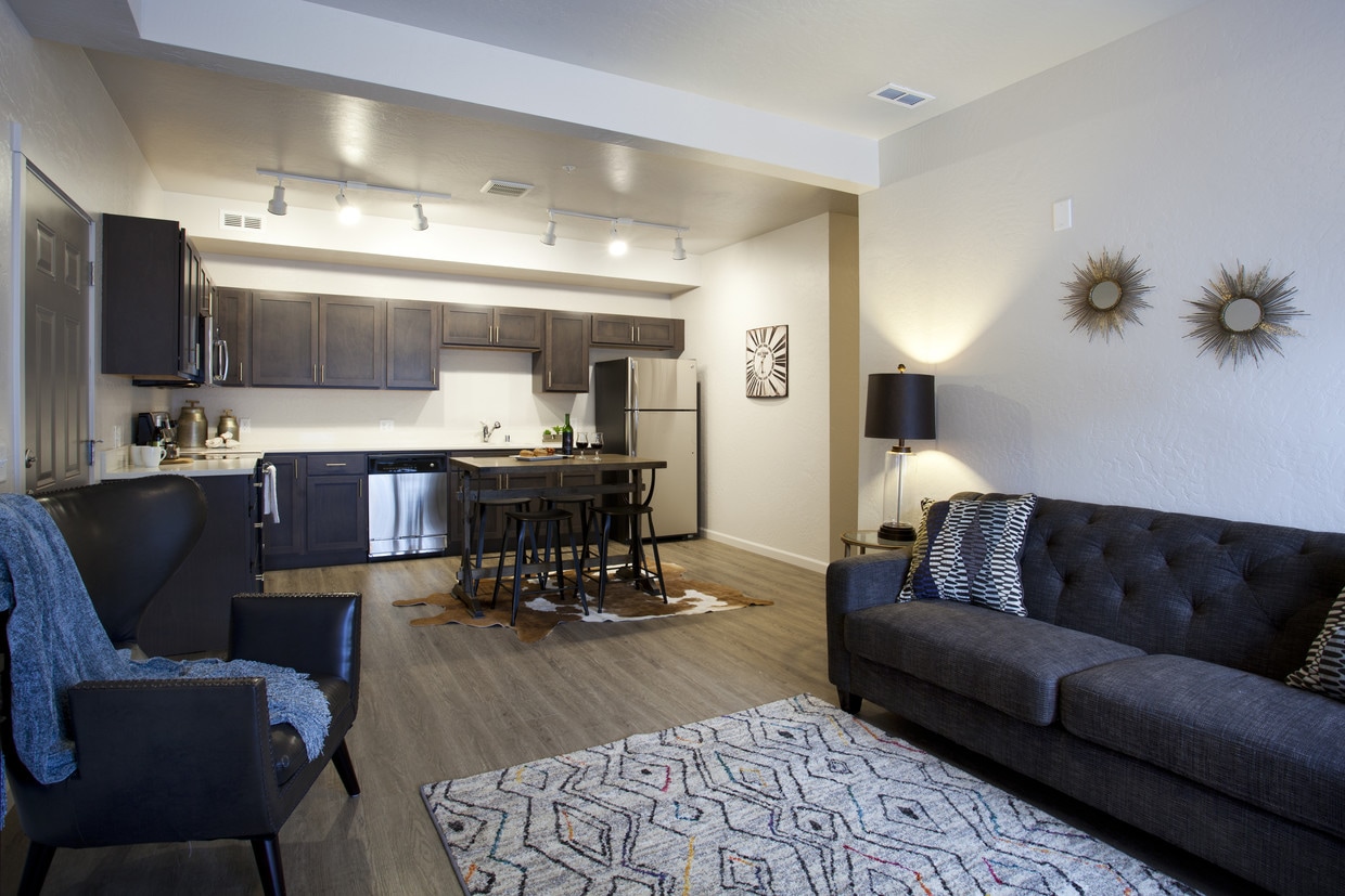 Floor Plan - 2X2 Fishtrap