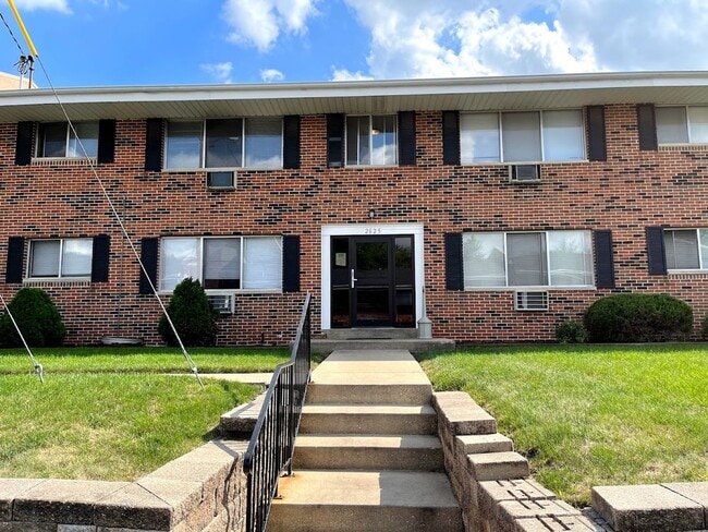 Photo - Halsted Park Apartments