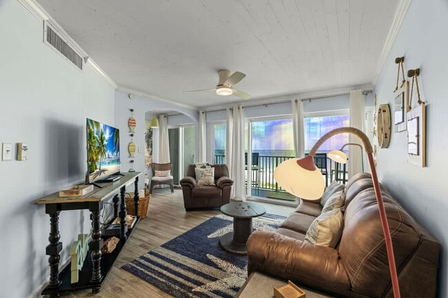 Building Photo - 401 11th Ave S Unit SI FL4-ID1578583P