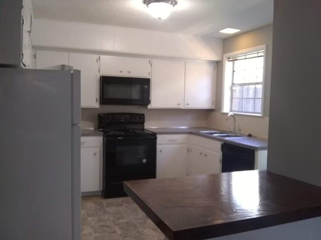 Photo - Heritage Place Apartments
