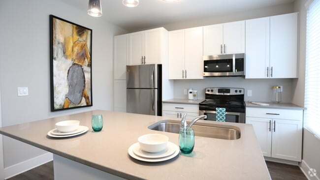 1BR, 1BA - 722SF - Kitchen - 223 E Town