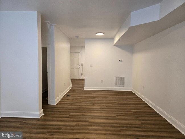 Photo - 735 S Kent St