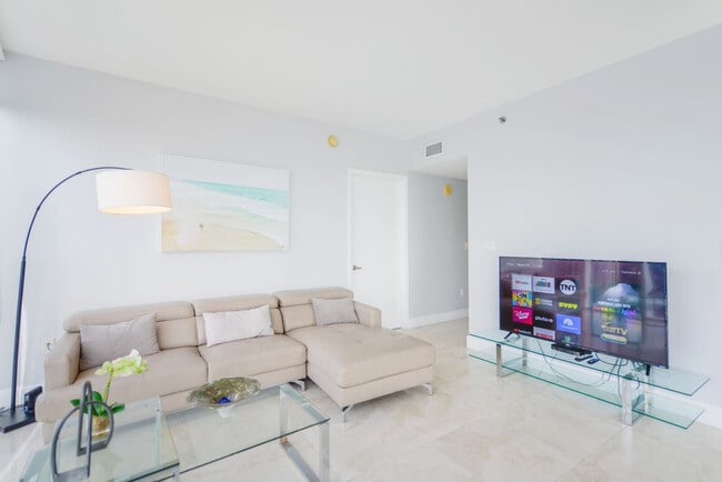 Photo - 485 Brickell Ave Unit SI FL46-ID1022264P