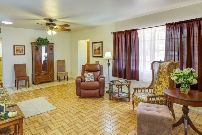 Building Photo - 331 W Windsor Ave Unit SI ID1546369P