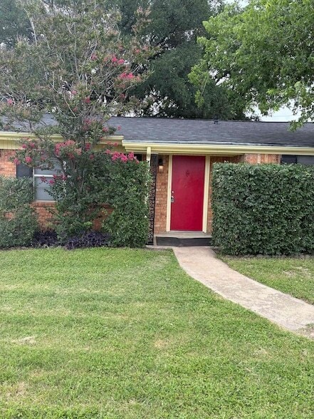 Photo - 1112 Northwood Dr