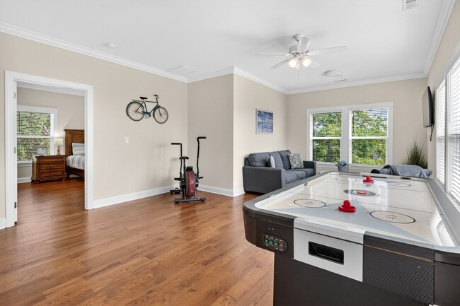 Building Photo - 415 Sassanqua Dr Unit SI ID1539452P