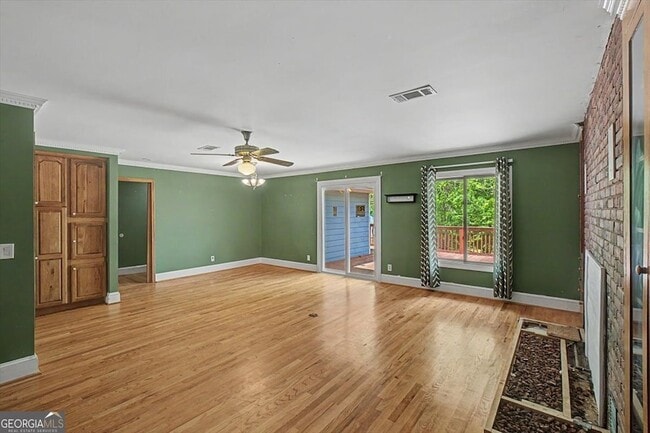 Photo - 269 W Hermitage Rd NE