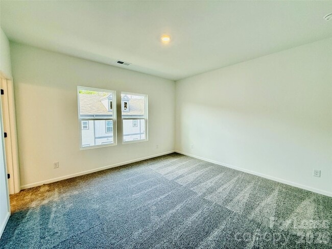Photo - 1736 Blanche St