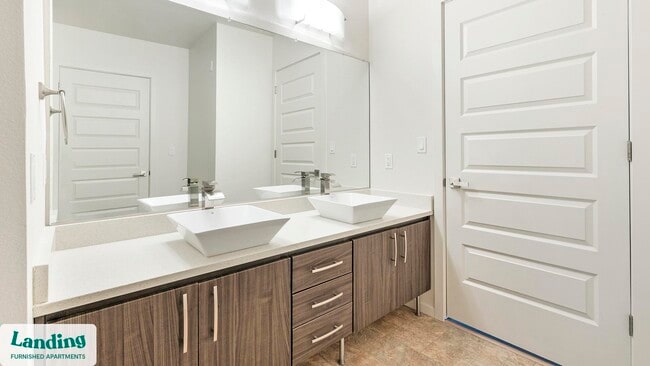 Photo - 11505 NE Yacht Harbor Dr Unit D109