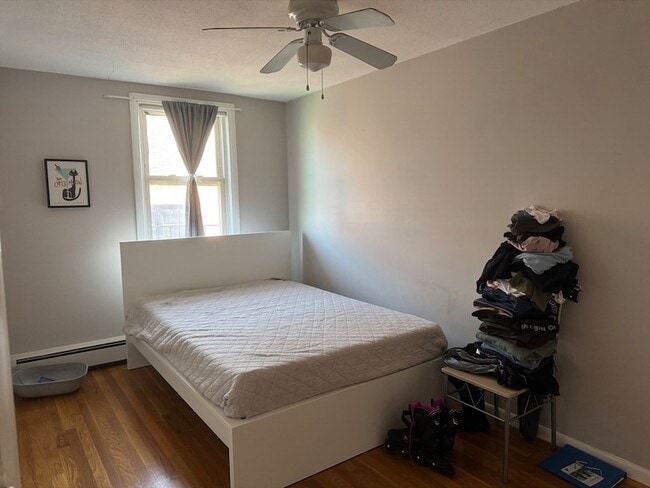 Photo - 137 Havre St Unit 3