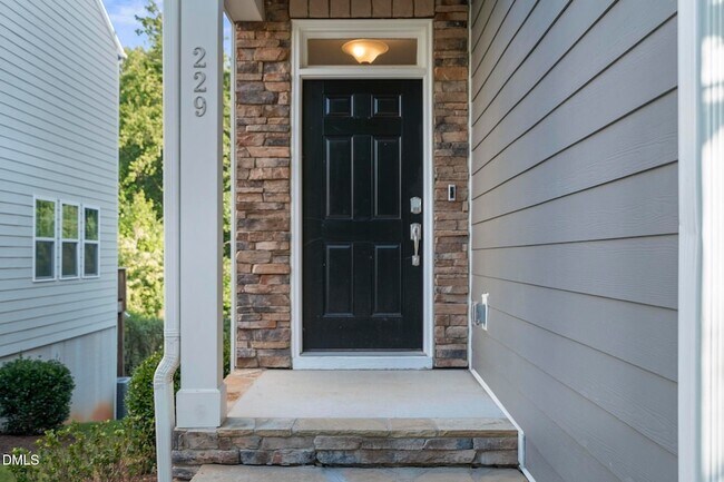 Photo - 229 Daisy Grove Ln