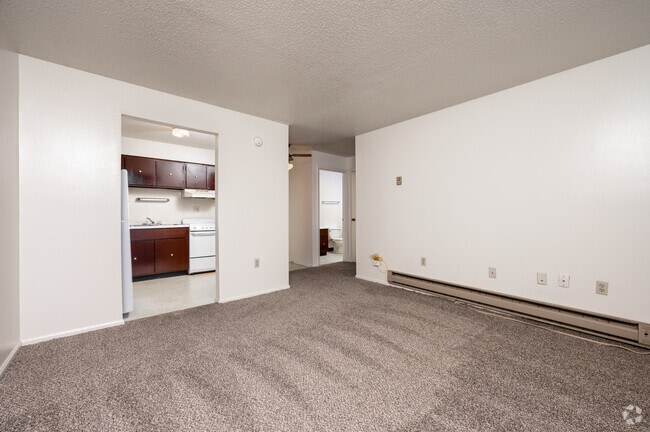 1BR, 1BA - 517SF - Living Room - Stonecrest Apartments