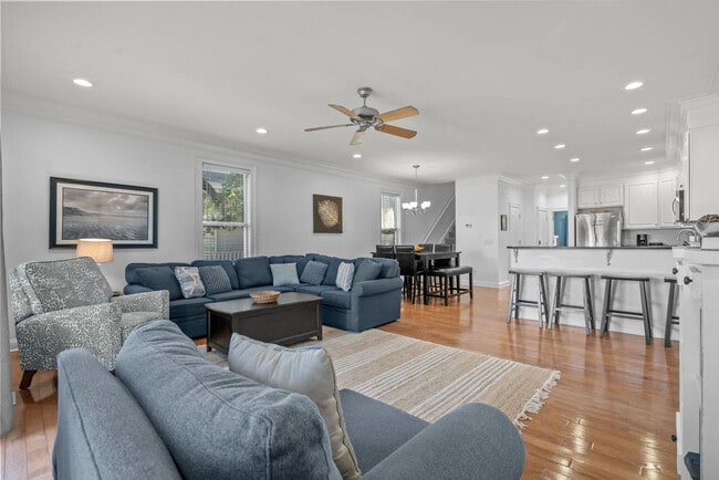 Building Photo - 115a 7th Ave S Unit ID1308940P