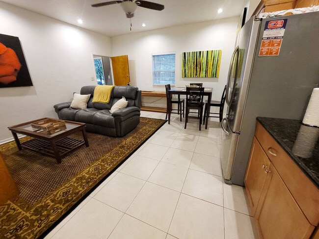 Photo - 408 NW 5th Ave Unit ID1359092P