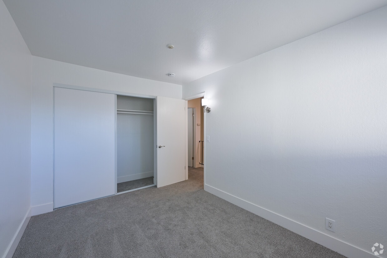 Floor Plan - 2 Bedroom, 1.5 Bath