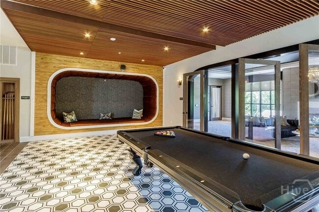 Photo - 1150 E Perry Ln Unit B3