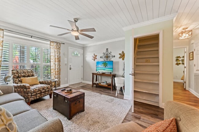 Photo - 1937 Grove Bluff Cir W Unit SI ID1578491P