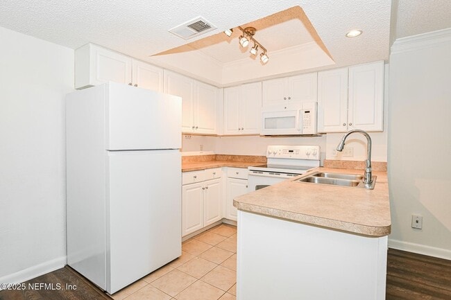 Photo - 100 Fairway Park Blvd Unit 408