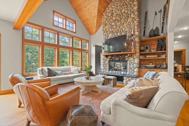 Photo - 28 Yellow Birch Cir Unit ID1262032P