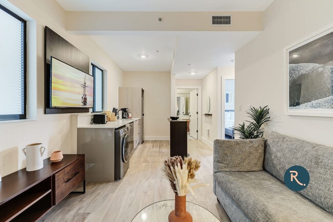 Photo - 3031 NE 4th Ave Unit SI ID1272302P