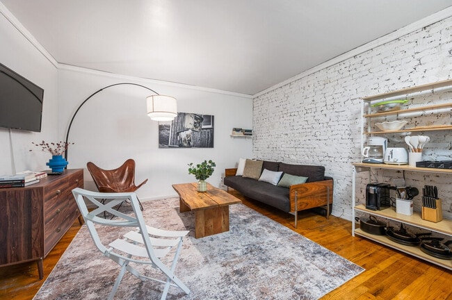 Photo - 341 W 30th St Unit ID1323966P