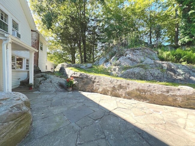 Photo - 301 Haviland Rd